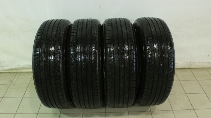 Шины Bridgestone  Летние 235/65/18