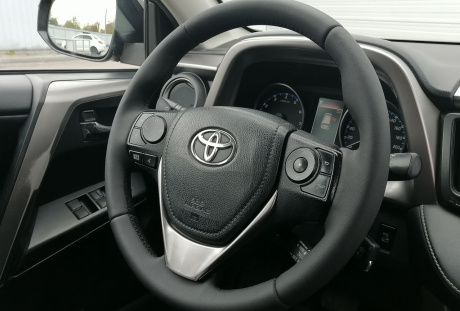 Toyota RAV 4 2017 года с пробегом 293 993 км, фото 9
