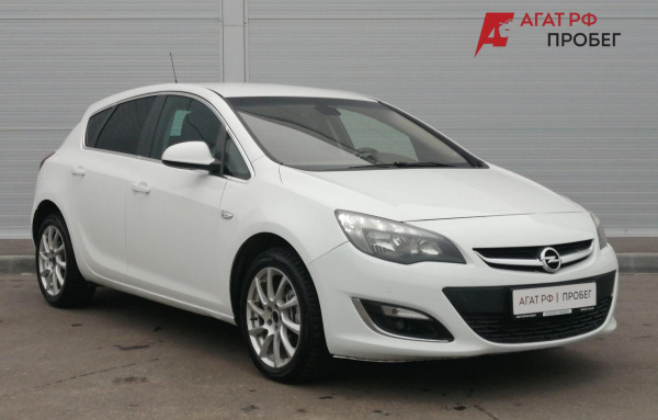 Opel Astra 2014 года с пробегом 171 000 км, фото 1