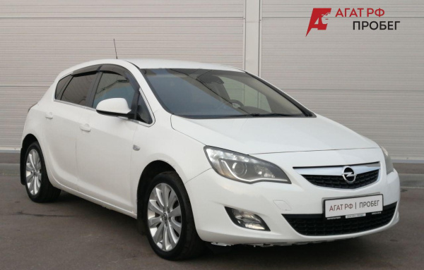Opel Astra 2011 года с пробегом 204 853 км, фото 1